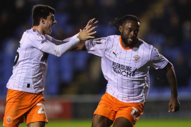 Blackpool 'dan Josh Onomah, 4 Aralık 2024' te Croud Meadow, Shrewsbury, İngiltere 'deki Shrewsbury Town-Blackpool maçında 1-2 kazanma hedefini kutluyor.