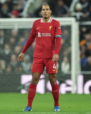 Liverpool 'dan Virgil van Dijk Premier Lig karşılaşmasında Newcastle United ile Liverpool arasında 4 Aralık 202' de St. James 'Park, Newcastle, İngiltere