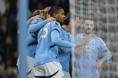 Manchester City 'den Bernardo Silva, Premier League maçında Manchester City - Nottingham Forest maçında 4 Aralık 2024' te Etihad Stadyumu 'nda 1-0 kazanma golünü kutluyor.