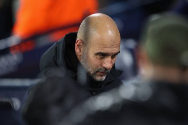 Manchester City - Nottingham Forest Premier League maçı sırasında Manchester City 'nin Pep Guardiola teknik direktörü Etihad Stadyumu, Manchester, İngiltere, 4 Aralık 2024
