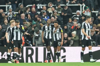 Newcastle United 'tan Alexander Isak, 4 Aralık 202' de İngiltere 'nin Newcastle kentindeki St. James' Park 'ta oynanan Premier League maçı Newcastle United-Liverpool maçında 1-0 kazanma hedefini kutluyor.