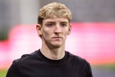Newcastle United takımından Anthony Gordon, 4 Aralık 202 'de İngiltere' nin Newcastle kentindeki St. James 'Park' ta oynanan Premier League maçı sırasında sahaya çıktı.