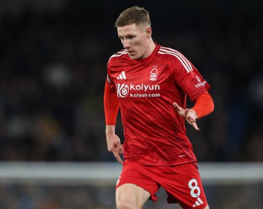 Nottingham Ormanı 'ndan Elliot Anderson Premier League maçı sırasında Manchester City - Nottingham Ormanı Etihad Stadyumu, Manchester, İngiltere, 4 Aralık 2024