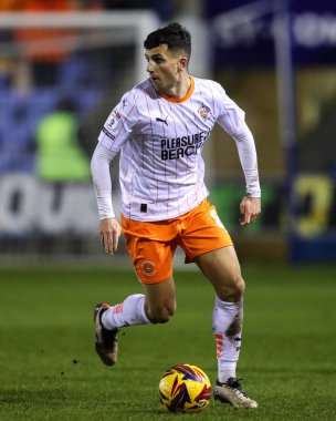 Blackpool takımından Albie Morgan, 4 Aralık 2024 'te Croud Meadow, Shrewsbury, İngiltere' de oynanan Shrewsbury Town-Blackpool maçında maç yapıyor.