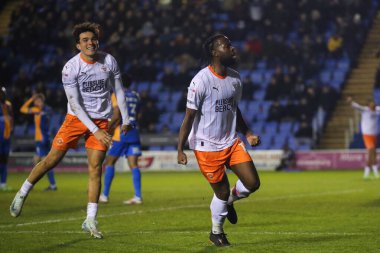 Blackpool 'dan Josh Onomah, 4 Aralık 2024' te Croud Meadow, Shrewsbury, İngiltere 'deki Shrewsbury Town-Blackpool maçında 1-2 kazanma hedefini kutluyor.
