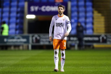 Blackpool takımından James Husband 4 Aralık 2024 'te Croud Meadow, Shrewsbury' de Shrewsbury Town 'a karşı oynadığı maçta
