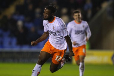 Blackpool 'dan Josh Onomah, 4 Aralık 2024' te Croud Meadow, Shrewsbury, İngiltere 'deki Shrewsbury Town-Blackpool maçında 1-2 kazanma hedefini kutluyor.
