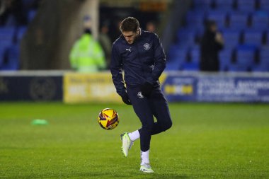 Blackpool 'dan Elliot Embleton 4 Aralık 2024' te Croud Meadow, Shrewsbury, İngiltere 'de oynanan Sky Bet Ligi 1 maçı öncesinde ısınma turunda
