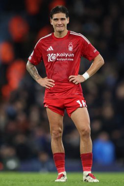 Nottingham Ormanı 'ndan Nicols Domnguez Premier League maçı sırasında Manchester City, Etihad Stadyumu' nda Nottingham Ormanı 'na karşı 4 Aralık 2024