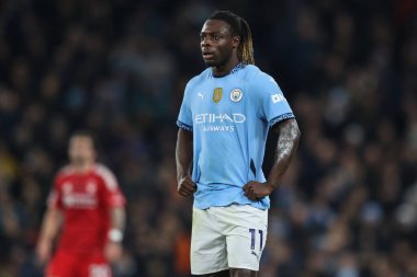 Manchester City 'den Jrmy Doku Premier League maçı sırasında Manchester City, Etihad Stadyumu' nda Nottingham Forest 'a karşı, 4 Aralık 2024