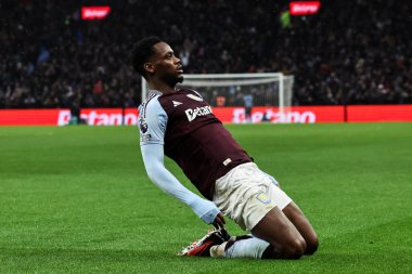 Aston Villa 'dan Jhon Durn, Premier Lig maçı Aston Villa' nın Southampton 'a karşı oynadığı 7 Aralık 2024' te Birmingham, İngiltere 'deki Villa Park' ta 1-0 kazanma hedefini kutluyor.