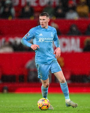 Nottingham Ormanı 'ndan Elliot Anderson Premier League maçında Manchester United Nottingham Forest' a karşı 7 Aralık 2024 'te Old Trafford, Manchester, İngiltere' de bir ara verdi.
