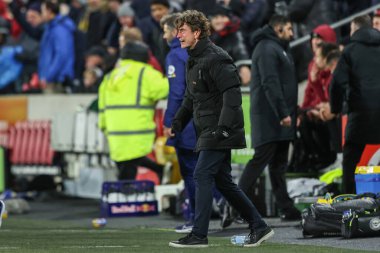 Brentford 'dan Thomas Frank Manager, 7 Aralık 2024' te Gtech Community Stadyumu 'nda oynanan Premier League maçı Brentford - Newcastle United maçında takımının 4-2 kazanmasını kutluyor.