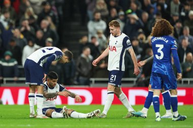 Tottenham Hotspur takımından Cristian Romero, 8 Aralık 2024 'te Tottenham Hotspur' un Chelsea 'ye karşı oynadığı Premier League maçında sakatlandı.