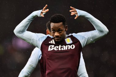 Aston Villa 'dan Jhon Durn, Premier Lig maçı Aston Villa' nın Southampton 'a karşı oynadığı 7 Aralık 2024' te Birmingham, İngiltere 'deki Villa Park' ta 1-0 kazanma hedefini kutluyor.