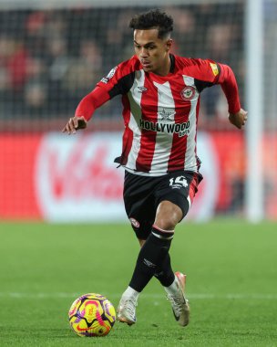 Brentford 'dan Fabio Carvalho Premier League maçı sırasında Brentford Newcastle United' a karşı Gtech Community Stadyumu, Londra, İngiltere, 7 Aralık 2024