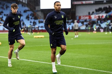 Southampton 'dan Cameron Archer Premier Lig karşılaşması öncesinde İngiltere' nin Birmingham kentinde 7 Aralık 2024 'te oynanan Villa Park' taki Aston Villa-Southampton maçında ısındı.