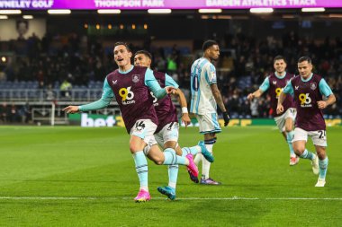 Burnley 'den Connor Roberts 6 Aralık 2024' te Burnley ile Middlesbrough arasında oynanan Sky Bet Şampiyonası maçında 1-1 'lik galibiyetini kutluyor.