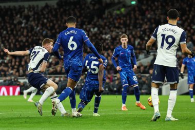 Tottenham Hotspur 'dan Dejan Kulusevski, Premier Lig maçında Tottenham Hotspur' un Chelsea 'ye karşı oynadığı Tottenham Hotspur Stadyumu' nda 8 Aralık 2024 tarihinde 2-0 berabere kaldı.