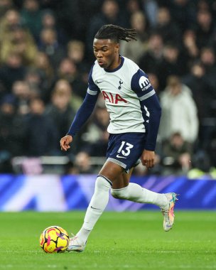 Tottenham Hotspur 'dan Destiny Udogie Premier League maçında Tottenham Hotspur Chelsea' ye karşı Tottenham Hotspur Stadyumu, Londra, İngiltere, 8 Aralık 2024