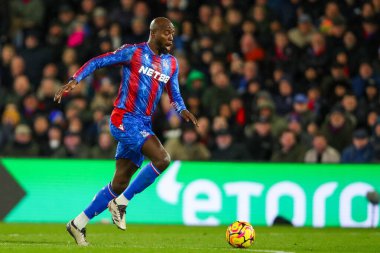 Kristal Saray 'dan Jean-Philippe Mateta Premier Lig maçı sırasında topla koşuyor. Crystal Palace Manchester City' ye karşı Selhurst Park, Londra, İngiltere, 7 Aralık 2024