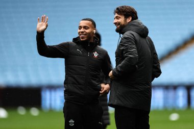 Southampton 'dan Russell Martin teknik direktörü Southampton' dan Cameron Archer, 7 Aralık 2024 'te Birmingham, Birmingham' daki Villa Park, Southampton maçında Premier League maçından önce geldi.