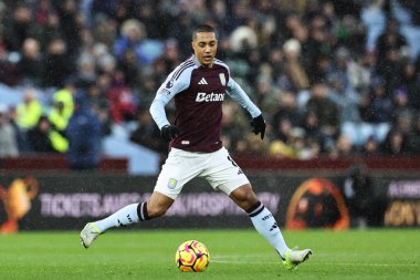 Aston Villa takımından Youri Tielemans, 7 Aralık 2024 'te İngiltere' nin Birmingham kentinde oynanan Premier Lig karşılaşmasında Aston Villa, Southampton 'a karşı.