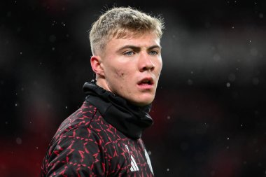Manchester United 'dan Rasmus Hjlund Premier Lig karşılaşması öncesinde Manchester United Nottingham Forest' a karşı 7 Aralık 2024 'te Old Trafford, Manchester, İngiltere' de oynanan maç öncesi ısınma maçında
