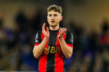 AFC Bournemouth 'dan David Brooks, 8 Aralık 2024' te Ipswich Town ile Bournemouth arasında oynanan Premier League maçı sonrasında takımların kazandığı galibiyet sonrasında taraftarları kabul ediyor.