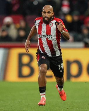 Brentford 'dan Bryan Mbeumo Premier League maçı sırasında Brentford Newcastle United' a karşı Gtech Community Stadyumu, Londra, İngiltere, 7 Aralık 2024