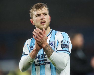 Middlesbrough 'dan Riley McGree, 6 Aralık 2024' te İngiltere 'nin Burnley-Middlesbrough maçının sonunda taraftarları alkışlıyor.