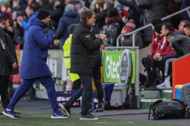 Brentford 'dan Thomas Frank Manager, 7 Aralık 2024' te Londra 'daki Gtech Community Stadyumu' nda oynanan Premier League karşılaşmasında takımının 1-0 kazanmasını kutluyor.