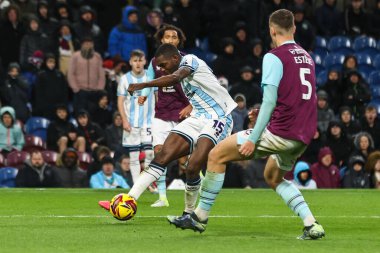 Middlesbrough takımından Anfernee Dijksteel, 6 Aralık 2024 'te Burnley ile Middlesbrough arasında oynanan Gökyüzü İddia Şampiyonası maçında gol atarken görülüyor.