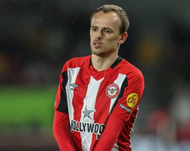 Brentford 'dan Mikkel Damsgaard Premier League maçı sırasında Brentford Newcastle United' a karşı Gtech Community Stadyumu, Londra, İngiltere, 7 Aralık 2024