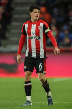 Brentford 'dan Christian Nrgaard Premier League maçı sırasında Brentford Newcastle United' a karşı Gtech Community Stadyumu, Londra, İngiltere, 7 Aralık 2024