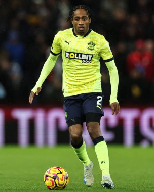 Southampton 'dan Kyle Walker-Peters Premier League maçı sırasında Villa Park, Birmingham, Birleşik Krallık' ta Aston Villa ve Southampton maçına çıktı.