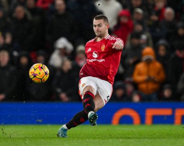 Manchester United 'dan Matthijs de Ligt Premier League maçında pas veriyor Manchester United Nottingham Forest' a karşı Old Trafford, Manchester, İngiltere, 7 Aralık 2024