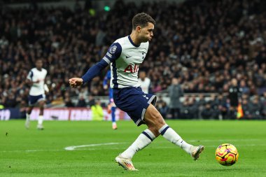Tottenham Hotspur 'dan Brennan Johnson, Tottenham Hotspur' un Chelsea 'ye karşı oynadığı Premier Lig maçında 8 Aralık 2024' te Londra 'daki Tottenham Hotspur Stadyumu' nda gol attı.