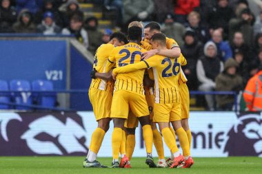 Brighton & Hove Albion 'dan Tariq Lamptey, 8 Aralık 2024' te King Power Stadyumu 'nda Leicester City, Brighton ve Hove Albion' a karşı oynanan Premier Lig karşılaşmasında attığı golü kutluyor.