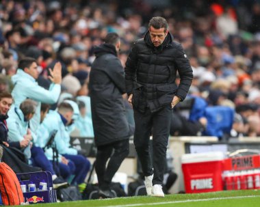 Fulham 'ın Marco Silva Menajeri Premier Lig maçı sırasında Fulham Arsenal' e karşı Craven Cottage, Londra, İngiltere, 8 Aralık 2024