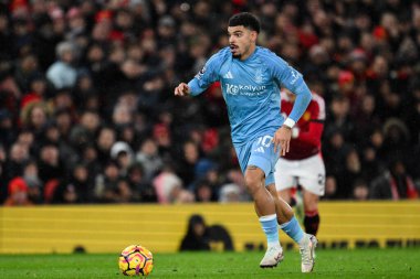 Nottingham Ormanı 'ndan Morgan Gibbs-White Premier League maçında Manchester United Nottingham Forest' a karşı 7 Aralık 2024 'te Old Trafford, Manchester, İngiltere' de ilerliyor.