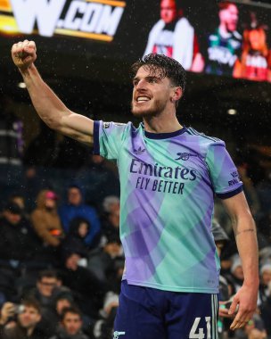 Arsenal 'den Declan Rice, 8 Aralık 2024' te Craven Cottage, Londra 'da oynanan Premier League maçında yan golünü kutluyor.