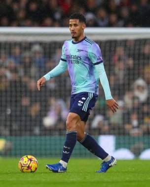 Premier Lig maçında Arsenal 'den William Sthe, 8 Aralık 2024' te Craven Cottage, Londra 'da Fulham ve Arsenal' e karşı.