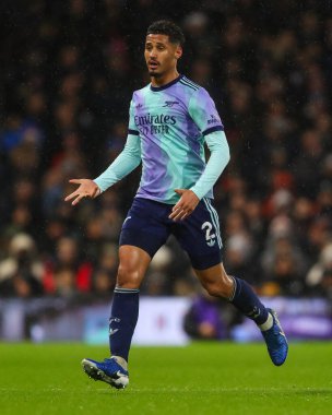 Premier Lig karşılaşmasında Arsenal 'den William Sthe, 8 Aralık 2024' te Craven Cottage, Londra 'da Fulham ve Arsenal' e karşı.