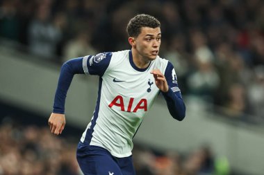 Tottenham Hotspur 'dan Brennan Johnson Premier Lig maçı sırasında Tottenham Hotspur Chelsea' ye karşı Tottenham Hotspur Stadyumu, Londra, 8 Aralık 2024