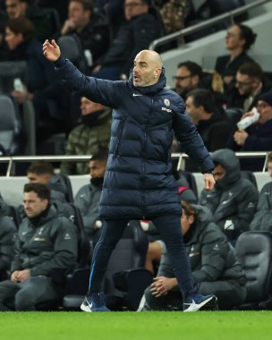 Premier Lig karşılaşmasında Chelsea 'den Enzo Maresca Manager Tottenham Hotspur Chelsea' ye karşı Tottenham Hotspur Stadyumu, Londra, 8 Aralık 2024