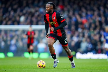 AFC Bournemouth takımından Antoine Semenyo, 8 Aralık 2024 'te Ipswich Town ile Bournemouth arasında oynanan Premier League maçında topla koşuyor.