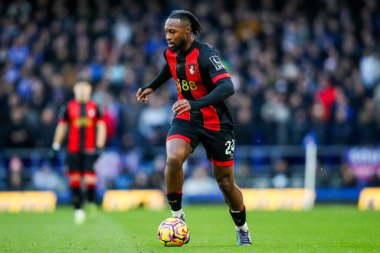 AFC Bournemouth takımından Antoine Semenyo, 8 Aralık 2024 'te Ipswich Town ile Bournemouth arasında oynanan Premier League maçında topla koşuyor.