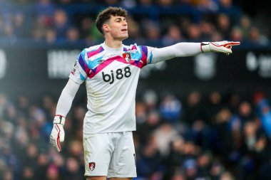AFC Bournemouth takımına Premier Lig maçında Ipswich Town, Bournemouth 'a karşı Portman Road, Ipswich, İngiltere' de 8 Aralık 2024 'te oynanan maçta talimat verir.