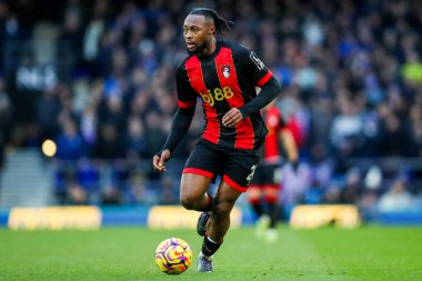 AFC Bournemouth takımından Antoine Semenyo, 8 Aralık 2024 'te Ipswich Town ile Bournemouth arasında oynanan Premier League maçında topla koşuyor.